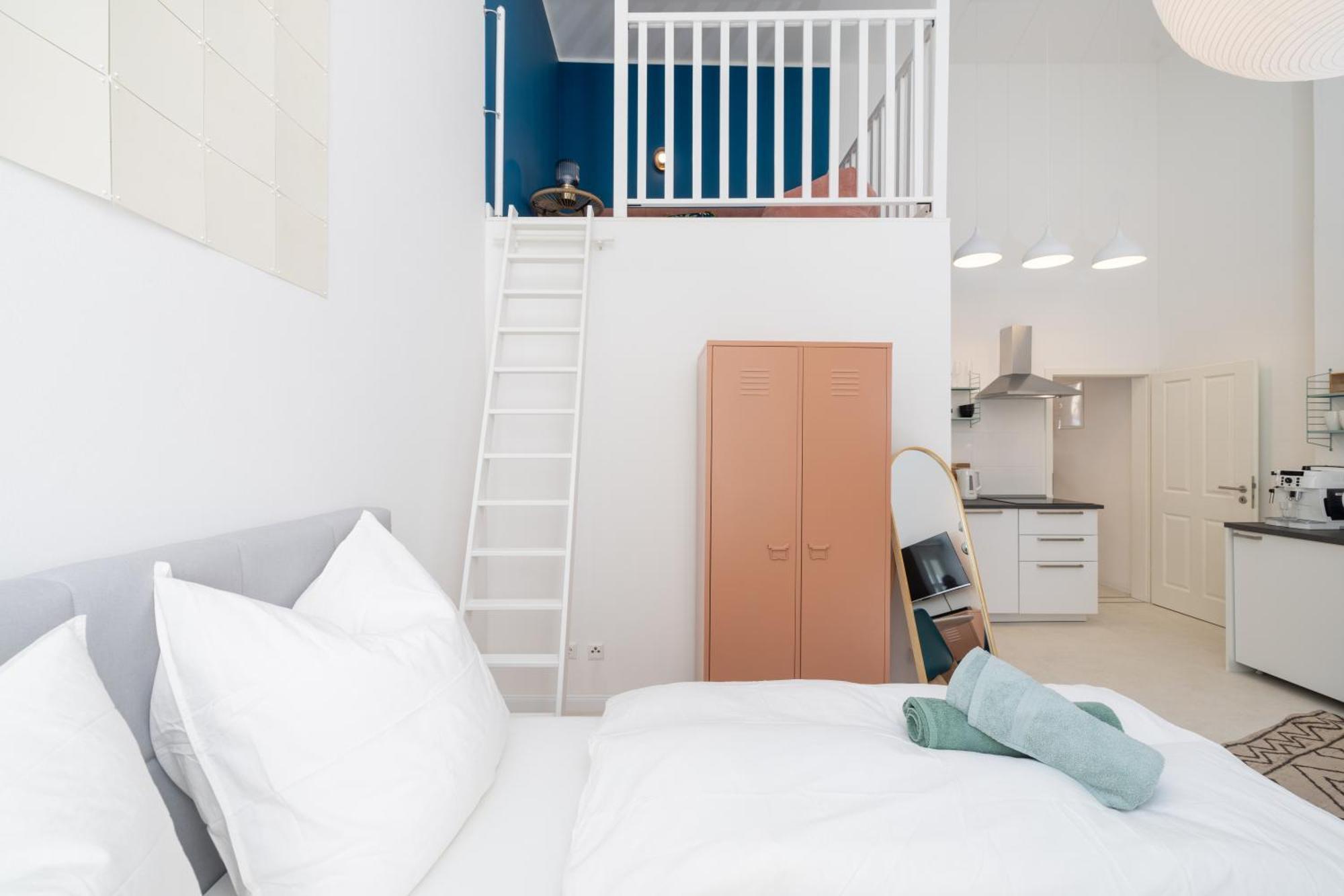 Great 2-Room Loft With 2 Bathrooms And 2 Kitchen Берлин Экстерьер фото